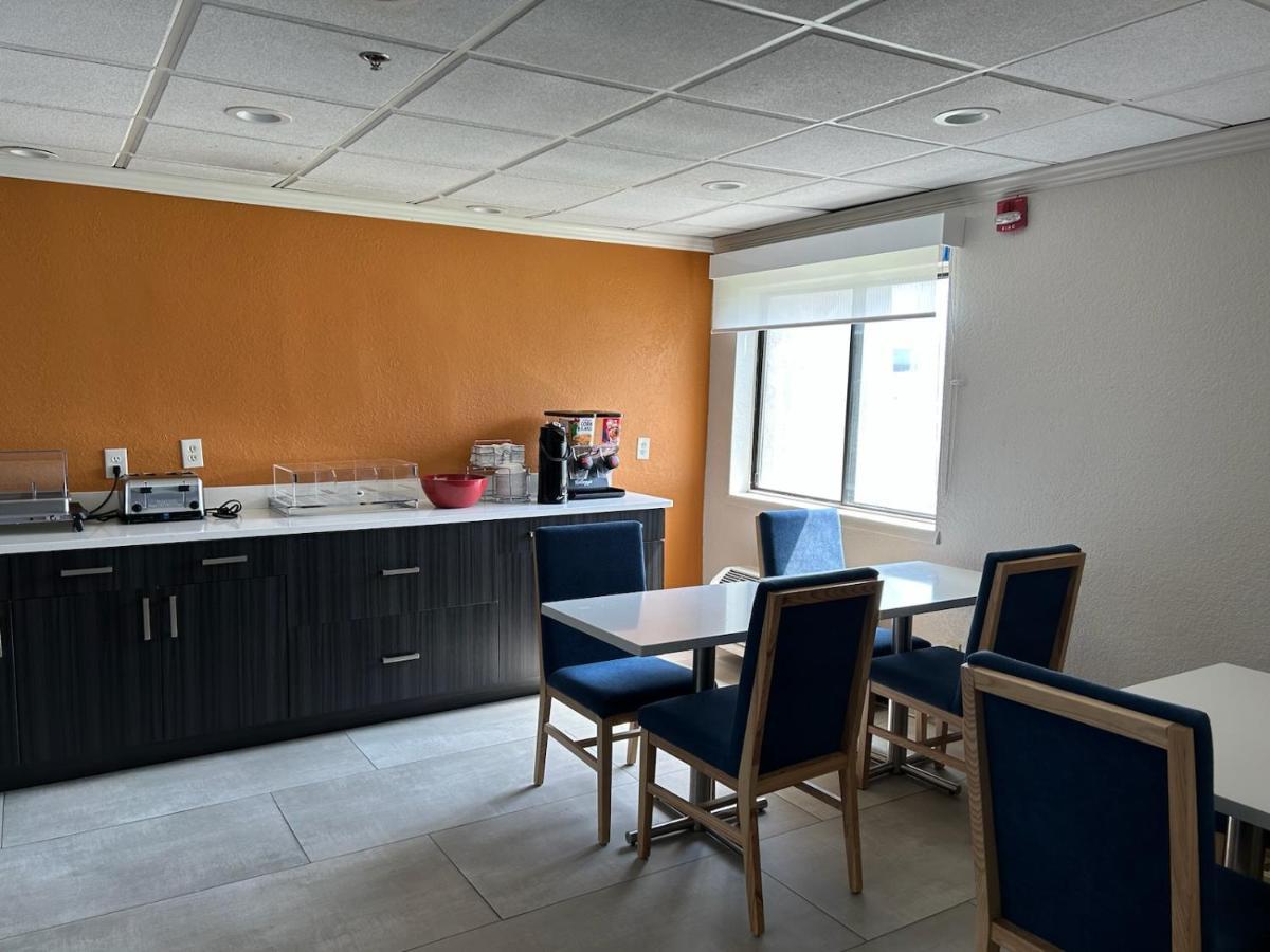 מלון Williamsburg La Quinta By Wyndham Orlando South מראה חיצוני תמונה