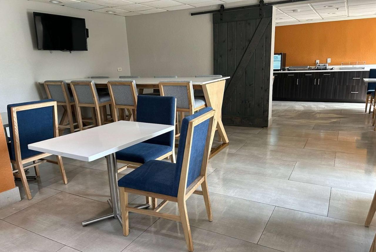 מלון Williamsburg La Quinta By Wyndham Orlando South מראה חיצוני תמונה