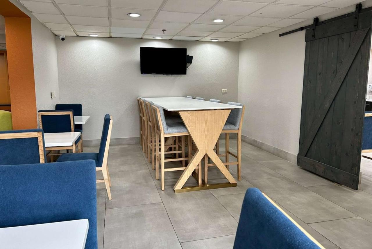 מלון Williamsburg La Quinta By Wyndham Orlando South מראה חיצוני תמונה
